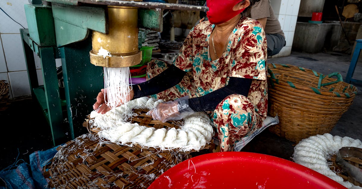 Historical Developments in Temperature Control for Food Distribution